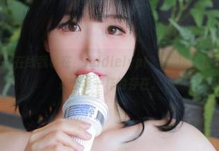 原图她在，在线我也在，Addielyn(에디린)的白衣少女永远是个谜一样的存在。