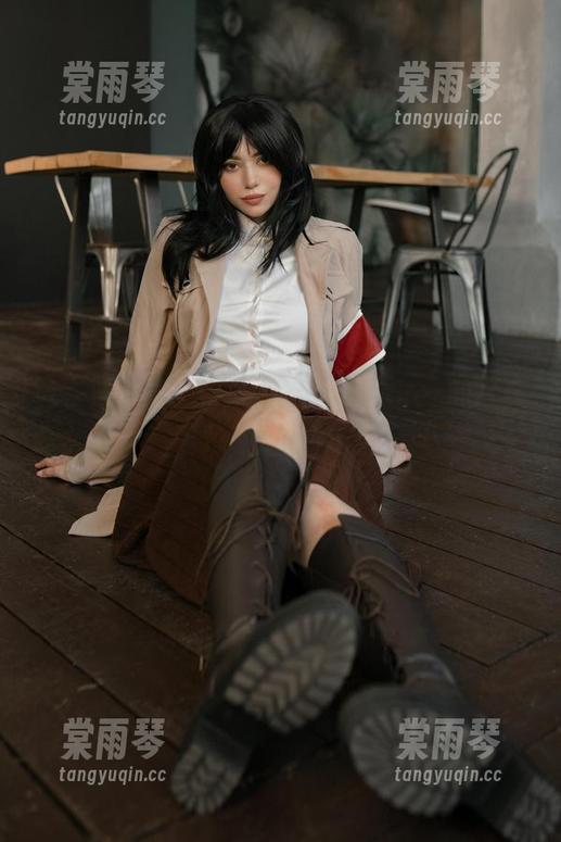 泳衣与水花，一组Alina Becker的写真找到了亲密的盲点！