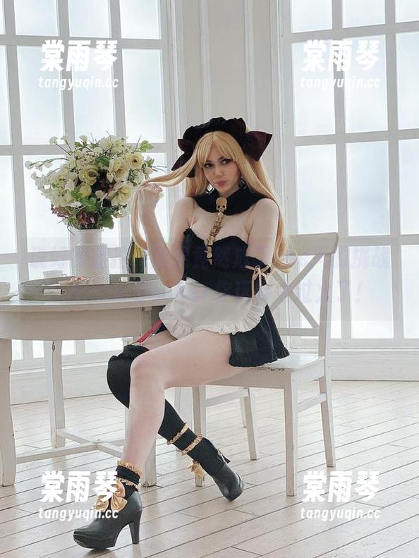 说好的旅拍，结果竟然成了cos风的挑战，Alina Becker你玩得太过火了！