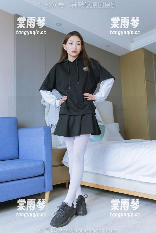 BoBoSocks袜啵啵 - 图片里的小甜豆透出的那种气息，灰丝福利值得反复观看啊！