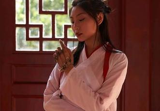 MiiTao蜜桃社 - 免费图册等于半个广告？王婉悠Queen的瑜伽练习到底给了我怎样的期盼