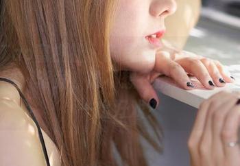 MiiTao蜜桃社 - 韵莉娜VANILLA的浴室原图：毕竟，谁不想在洗澡时顺便上演一出好戏？
