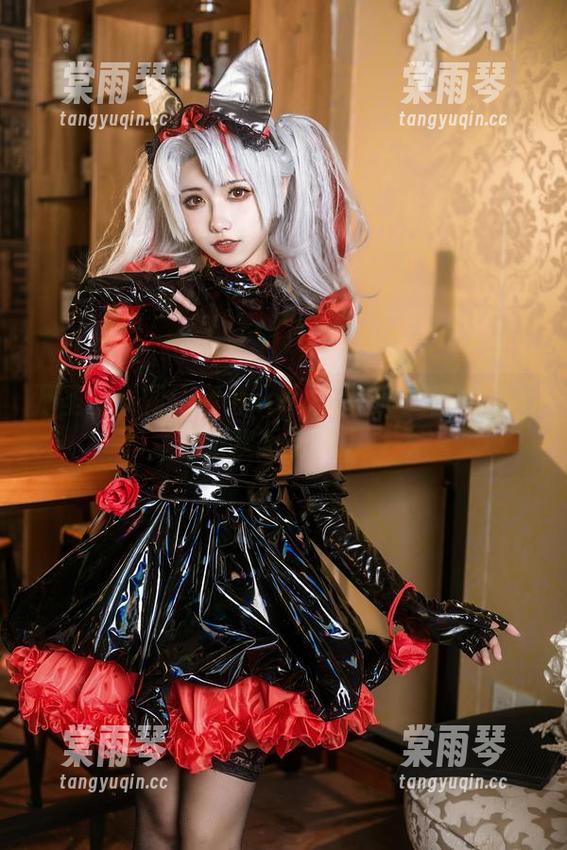 Momoko葵葵 万圣节拼图:Momoko葵葵和一群鬼魂的欢乐合集