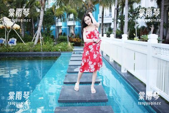 MyGirl美媛馆 - 一组精选图片，小海臀rena的泳衣衬托出夏日的懒散，随意一下又觉得很浪漫。