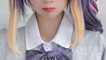 观看Poppa Chan的白衬衫，真是有种想买一件的冲动？
