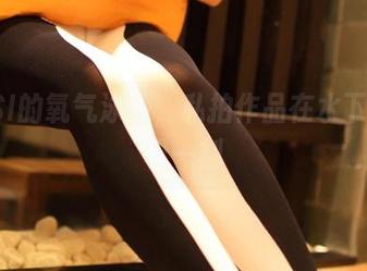 ROSI的氧气泳池，私拍作品在水下的轻松一刻