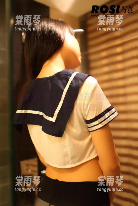 这些免费的照片会不会揭开ROSI女友的另一面？微妙而甜蜜。