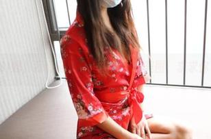ROSI妈，我们需要更适合的泳装美图，求求你了！