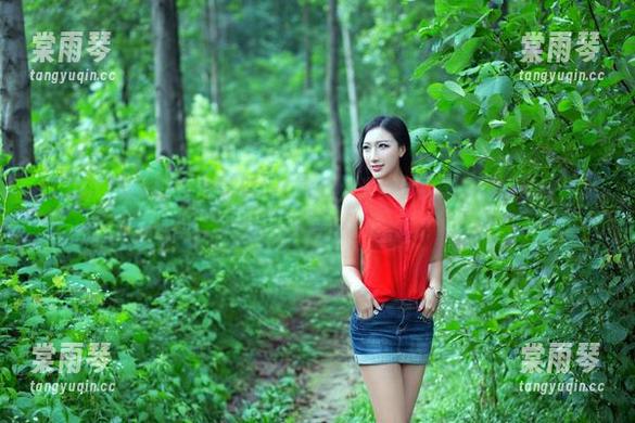 TuiGirl推女郎 - 王馨瑶女友套图，光影和姿态之间，微妙又耐人寻味