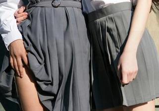 UGirls尤果网 - 孟狐狸的秘密图书馆：教室写真通通在网盘里！