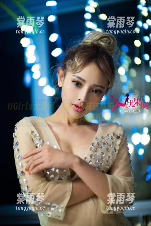 UGirls尤果网 - 看杜花花这私拍：每一张都是裤里丝的风情万种吧