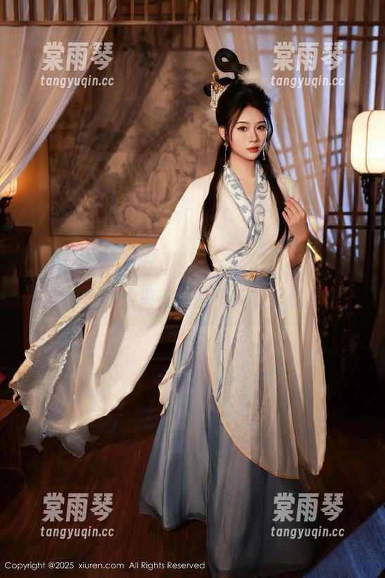 Xiuren秀人网 - 卓君Jeanes精选夏日图集：这热浪里，我的出镜率又要提高了