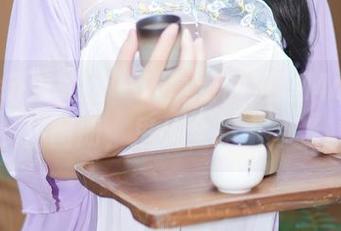 Xiuren秀人网 - 认真看顾楚楚Maily的女仆图册，里头全是小夸张！