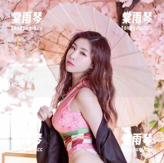 作品里职业装的每个细节，Yebin(전예빈)似乎在和你搞个小互动