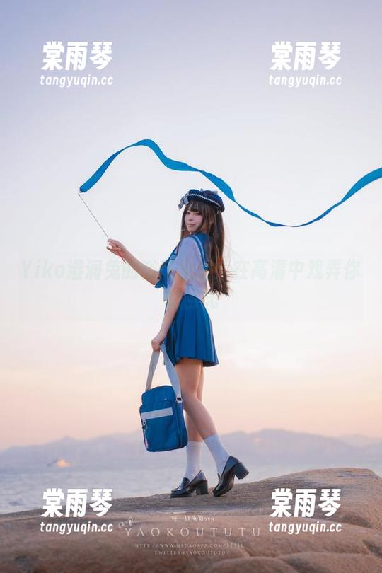 Yiko湿润兔 Yiko湿润兔的浴室仙境:在高清中戏弄你的目光