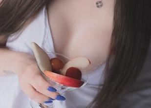 经过Yuka(유카)圣诞主题的写真后，还是觉得把自己裹进毛毯里更舒坦。
