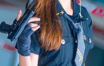 不如干脆收藏kitaro绮太郎的学姐写真，一键下载，妥妥的