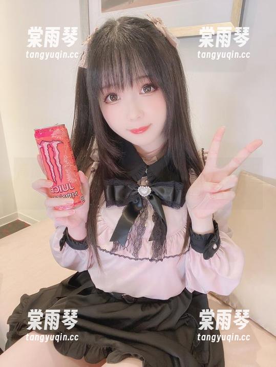 高清资源！shimo霜月穿女仆裙，我觉得这裙子能让狗都会打招呼。