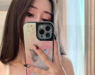 微密圈 - 夏日里只需一个不爱笑的赛琳的图包，配合晚风刚好