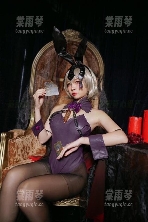 二佐Nisa 最新的二佐Nisa修女秀:这衣服真心很严谨,但动动手就不太规矩啦。