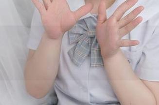 高清呈现，兔玩映画大长腿，感觉在聚光灯下走秀！