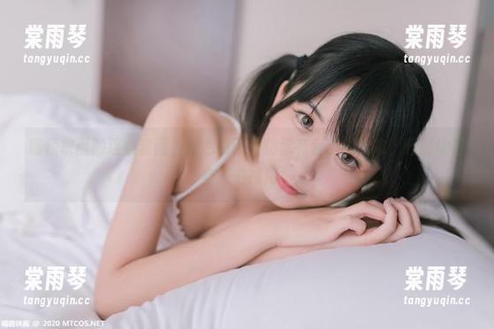喵糖映画 喵糖映画的这些套图,红色吊带裙仿佛有自己的生命,轻轻地在空气中摆荡。