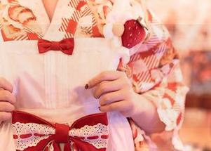 嗲囡囡 - 礼服亲吻了芷儿Momoko，结果无圣光也被感动得眯着眼！美图一秒进入高光时刻！