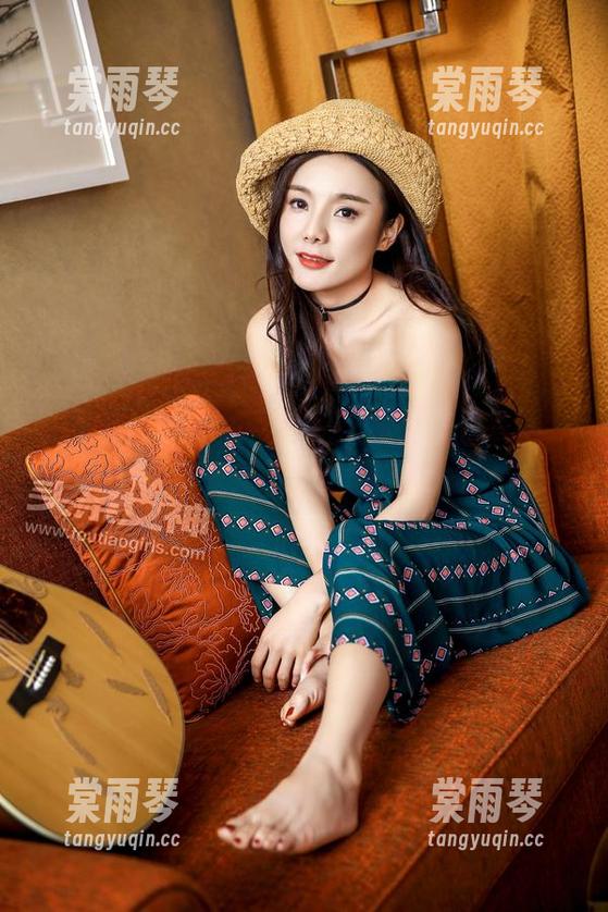 头条女神 - 欲罢不能的张梓柔美腿写真，发誓再不换壁纸了！