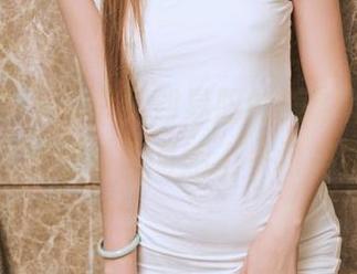 头条女神 - 有幸见到易阳的美脚作品集，你愿意为此而赌上一切吗？