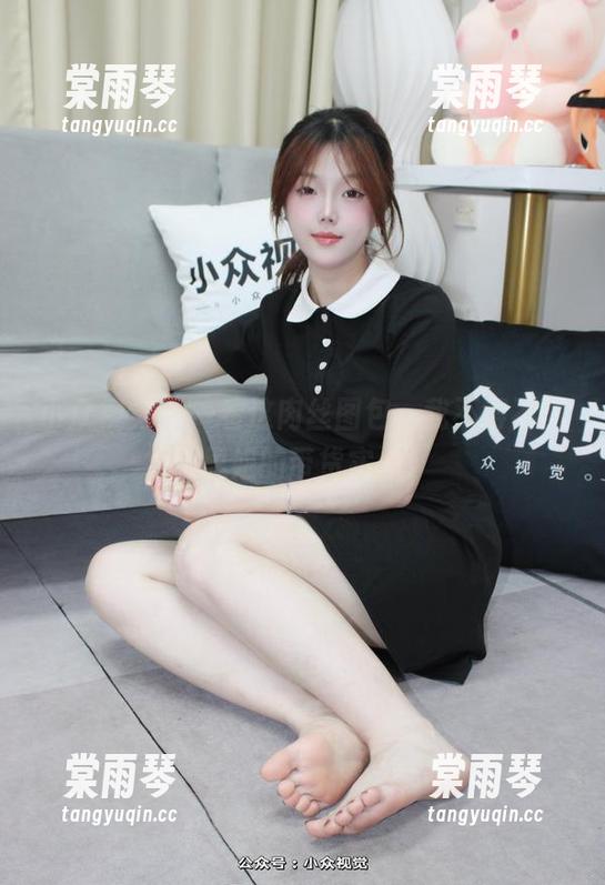 小众视觉-思姐 小众视觉 - 一看这肉丝图包,我不得不佩服思姐的带货实力!