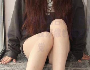 小众视觉 - 玲玲的私房合集：日常穿搭照看久了，总有种“我好像也能这样”的错觉。