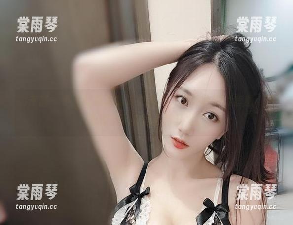 微密圈 - 小玉吃果冻的浴室探险，意外收到的套图，资源似乎另有潜力待开发。