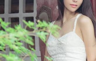 尤果网 - 嘘这是乔依琳的清纯写真集，选中的照片全都藏着小花样