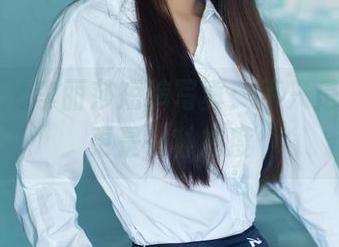 推女郎 - 李丽莎短裤写真：不只是穿着，更是一种态度