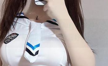 微密圈 - 一件衣服能撩人到这种程度？桃沢樱呀的私房红袍原图朦胧得恰到好处。