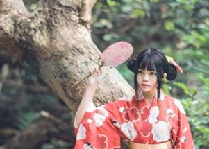 别眨眼，桜桃喵图集里的长腿让人难以释怀
