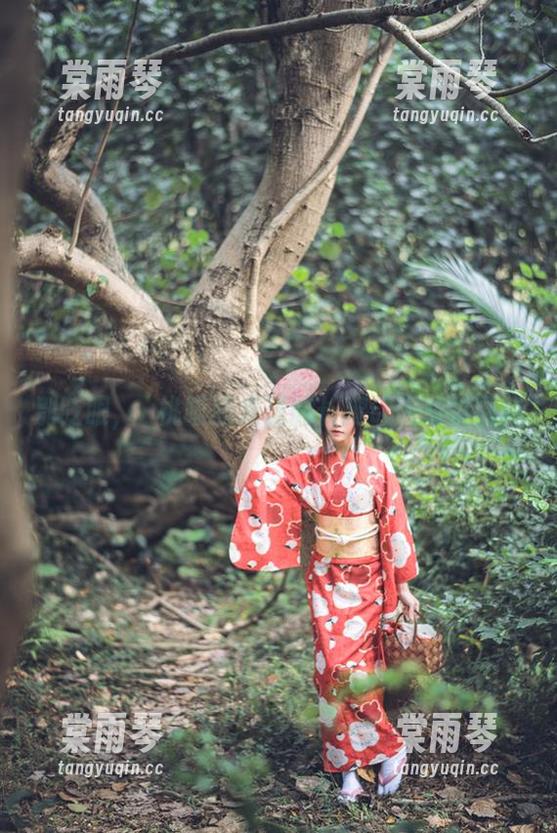 别眨眼，桜桃喵图集里的长腿让人难以释怀