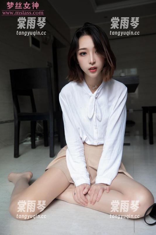 梦丝女神 - 就在眼前，张灵儿的“御姐”图集，作品里难道隐藏了小剧本？