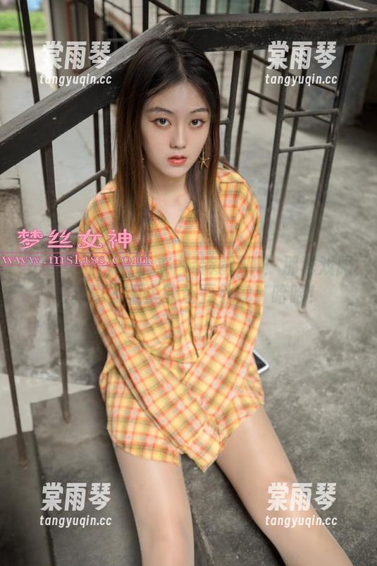 梦丝女神 - 晓晓来古装戏开趴：那群戏服比我家衣柜里的还要争宠！哈哈！