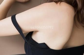 梦丝女神 - “苏柔”的在线套装，原图让我在镜子前摆pose，试图复刻，但果真差太多…