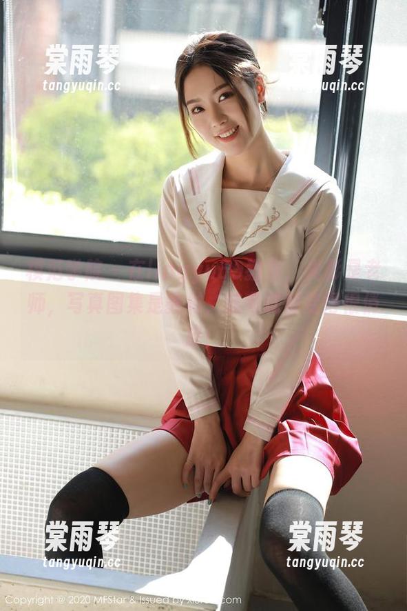 模范学院-lingyu69 模范学院 - 在lingyu69教室,光影是老师,写真图集是教材,连考试都变得很俏皮!