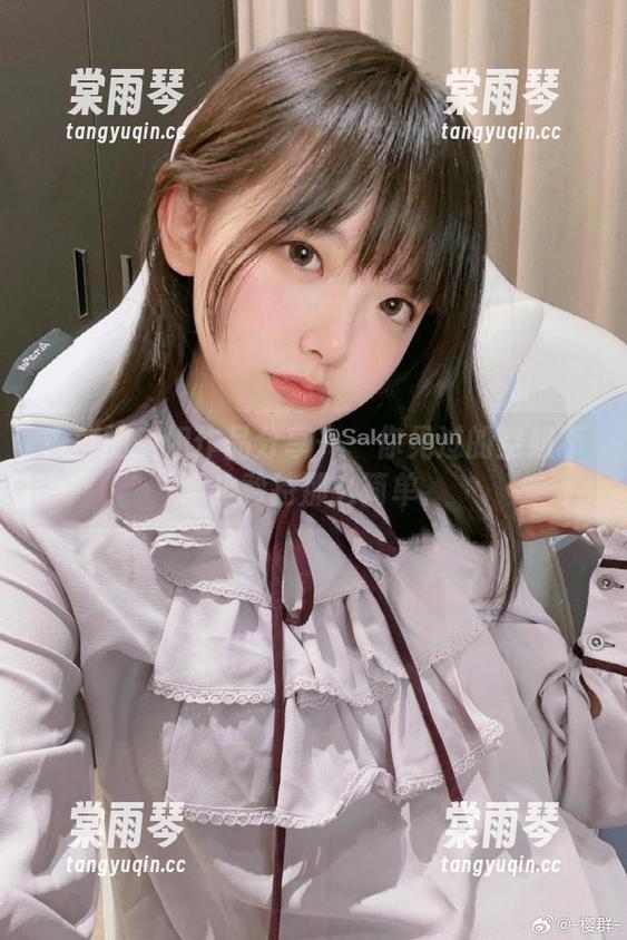樱群的空姐作品分享——你见过的空姐不止矜持那么简单