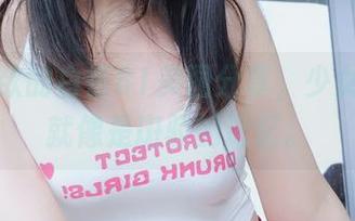 随心所欲的白银81美图分享，少女的样子就像是斑驳的记忆。