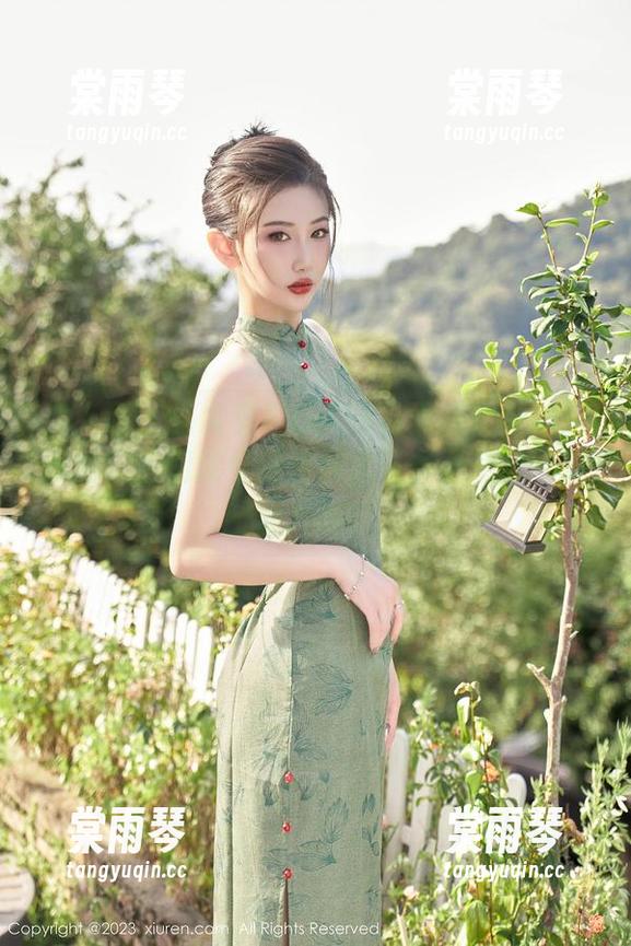 秀人网-余贝拉bella 秀人网 - 当余贝拉bella在天台定制她的图片,我们能看到些什么?多矛盾的一张照片啊!