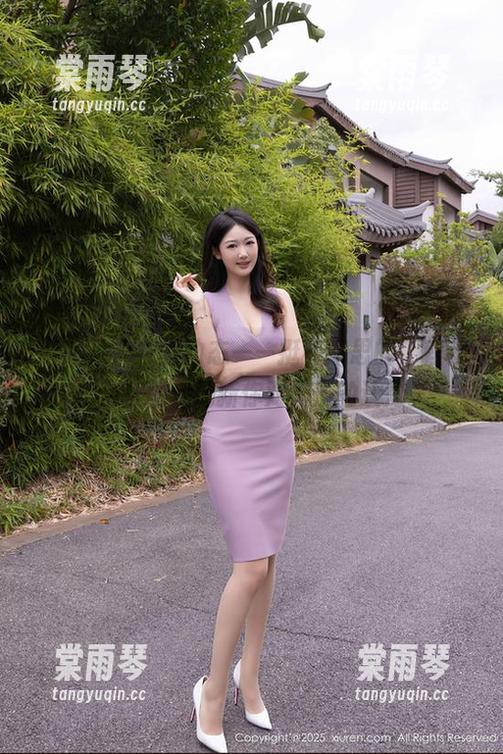 秀人网 - 白裙动态——挺有意思的，程程程全套图包刷新你对裙子的认知。