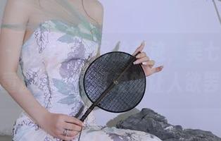 秀人网 - 轻薄内衣界的奇迹，美七mia图集中童颜本色，可爱的让人欲罢不能