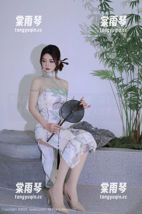 秀人网-美七mia 秀人网 - 轻薄内衣界的奇迹,美七mia图集中童颜本色,可爱的让人欲罢不能
