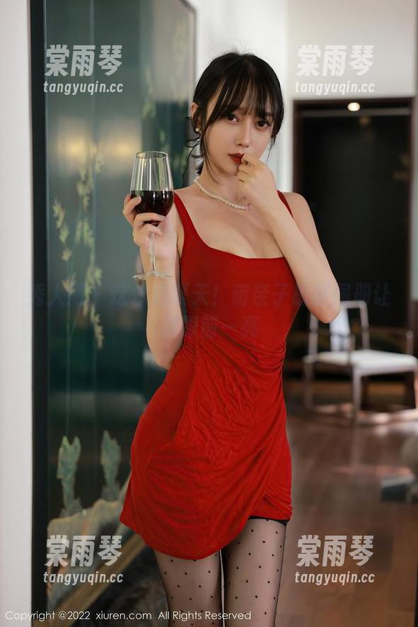秀人网-萌奈子 秀人网 - 这才是夏天!萌奈子最新图册让你眼前一亮