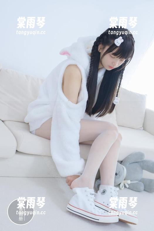 稚乖画册 - 赤西夜夜在体操服里玩转全套图片，真想讨论一下具体效果