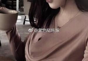 微密圈 - 直播视频精选第二部？紫色哒豚豚发的免费套图是什么神仙快乐？